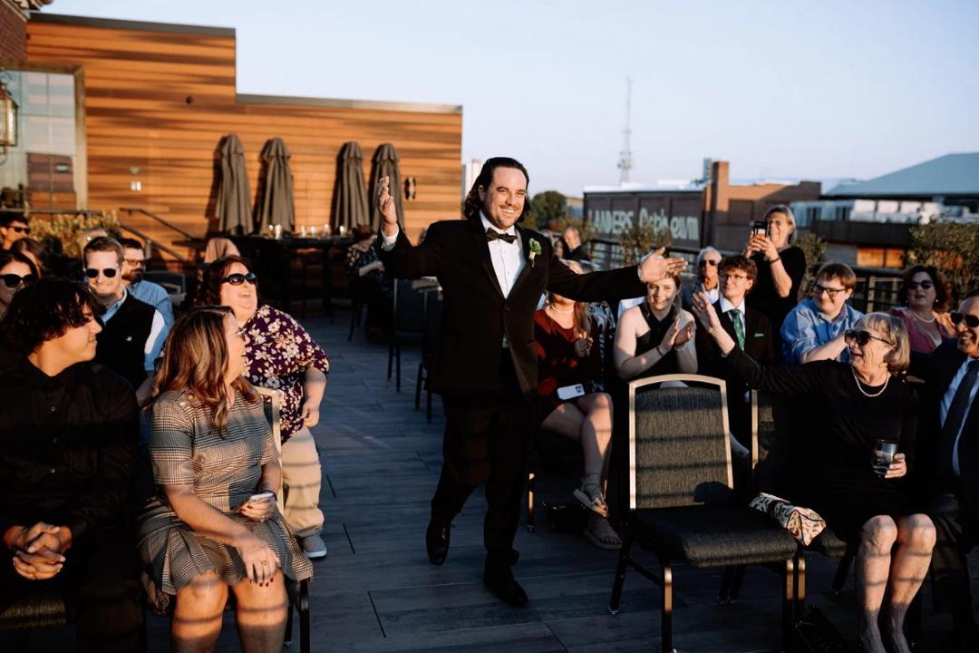 Derek & Sarah — Vantage Rooftop · Downtown photo 17