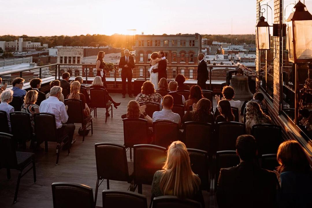 Derek & Sarah — Vantage Rooftop · Downtown photo 28