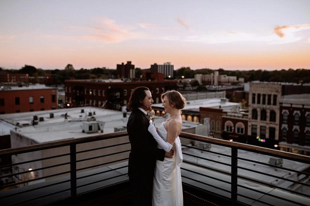 Derek & Sarah — Vantage Rooftop · Downtown photo 34