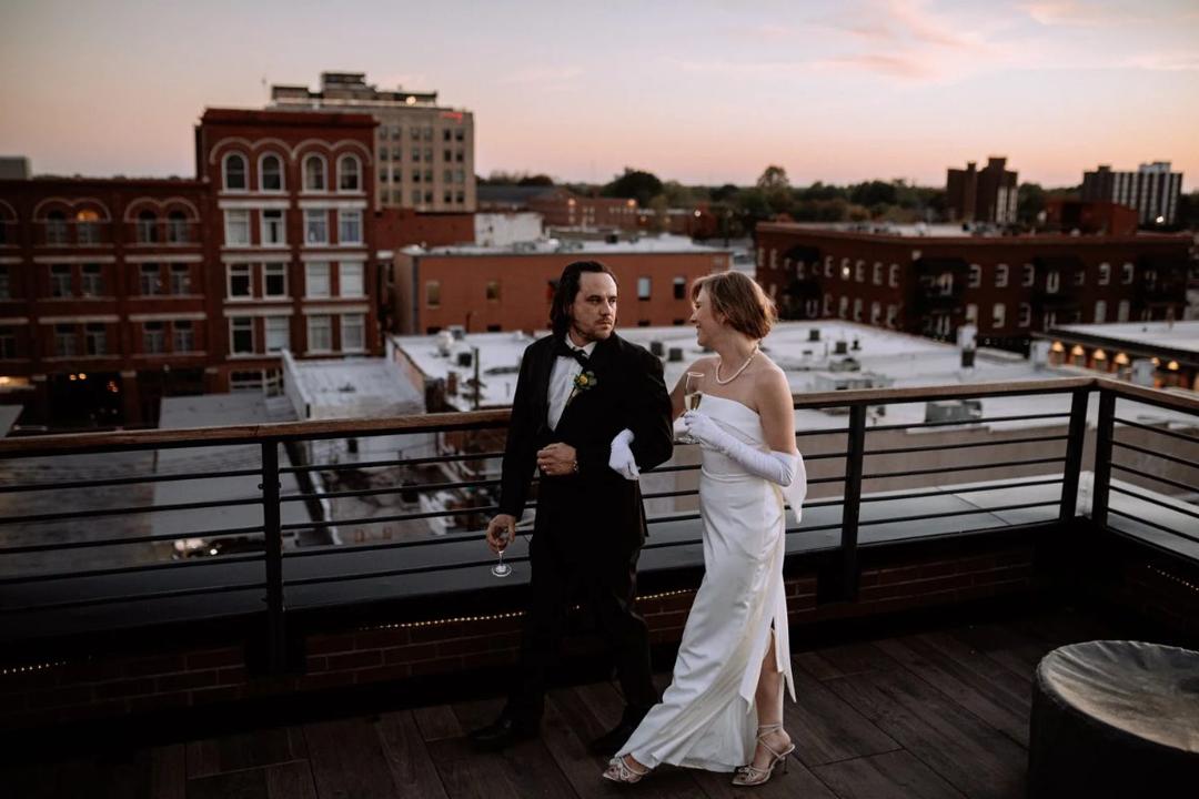 Derek & Sarah — Vantage Rooftop · Downtown photo 36