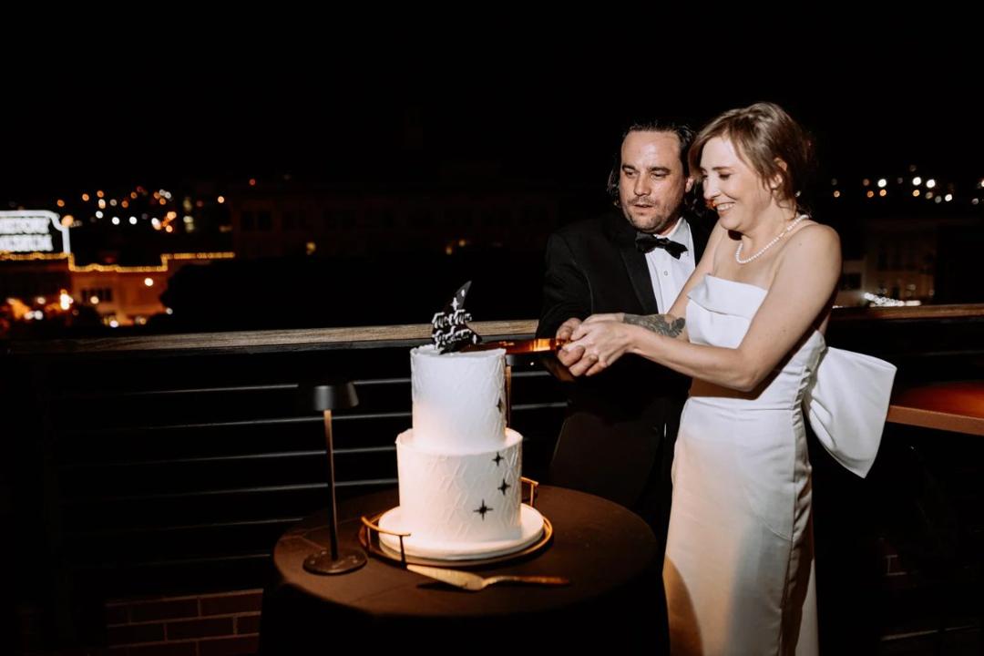 Derek & Sarah — Vantage Rooftop · Downtown photo 45
