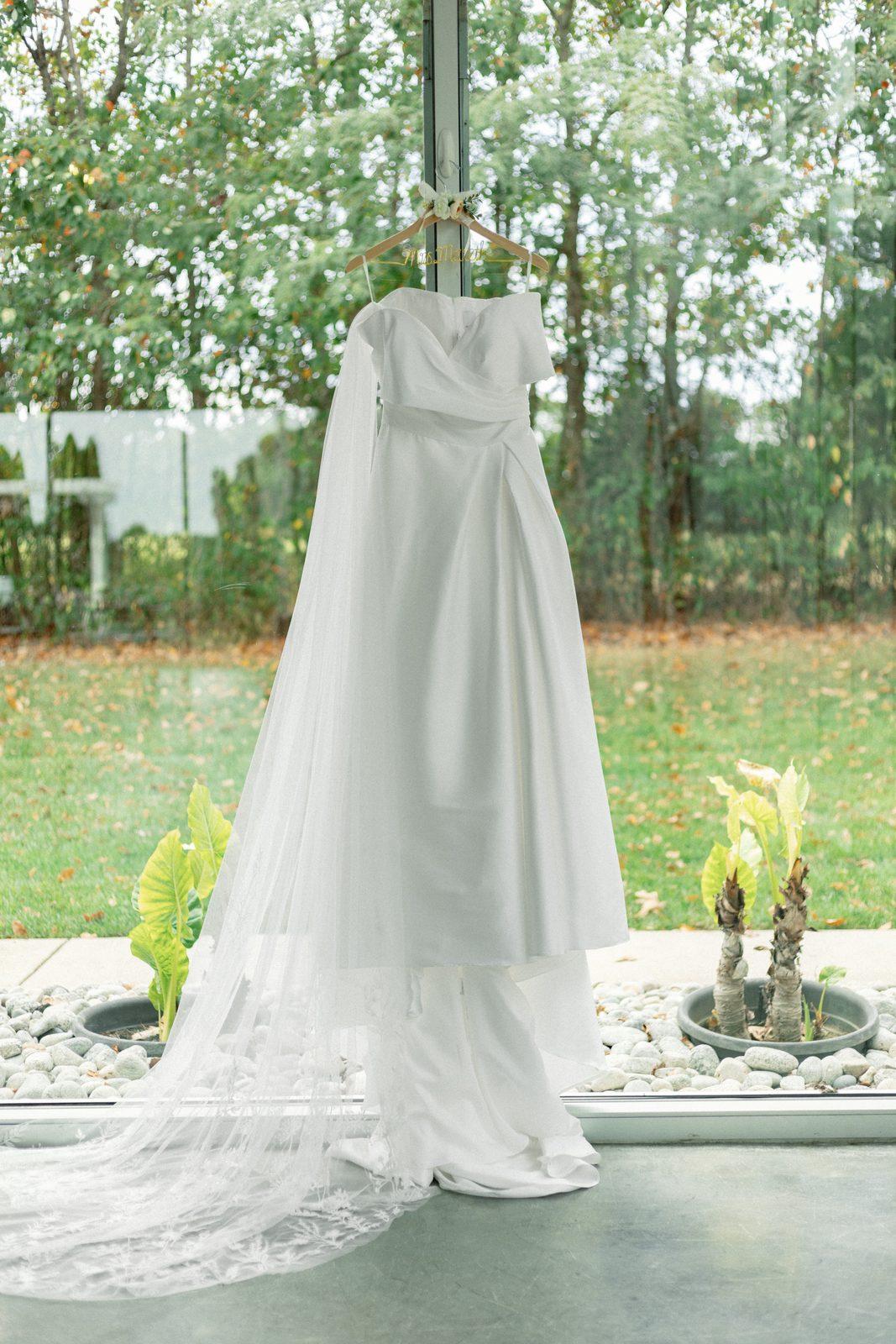 Katie & Mark — Greenhouse Two Rivers · Highlandville, MO photo 4