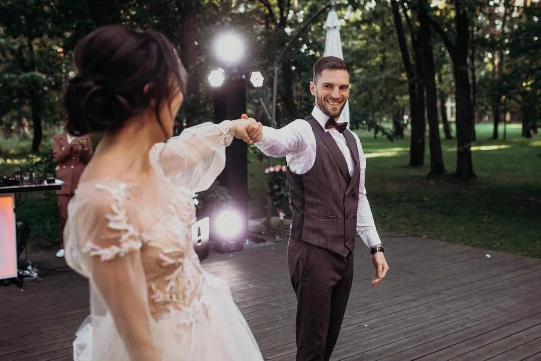 Volodymyr & Julia — A timeless celebration photo 22