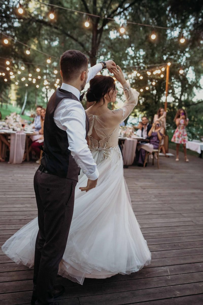 Volodymyr & Julia — A timeless celebration photo 25